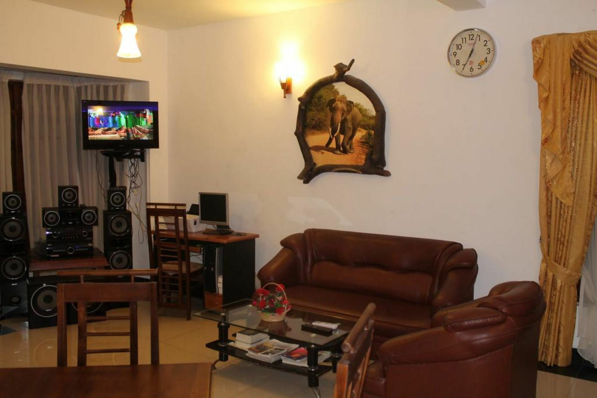 Oak Wood Inn Κάντι Εξωτερικό φωτογραφία
