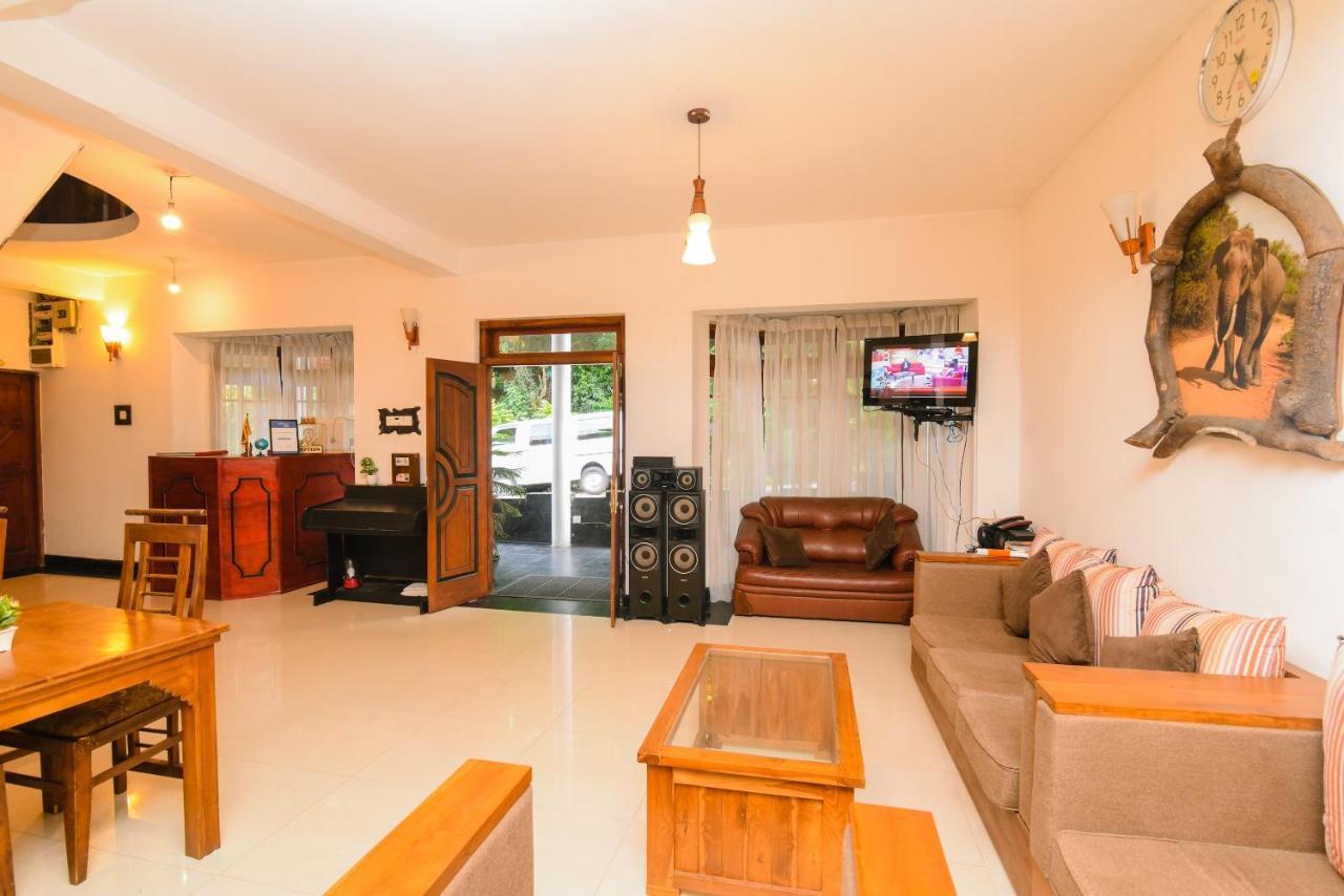 Oak Wood Inn Κάντι Εξωτερικό φωτογραφία