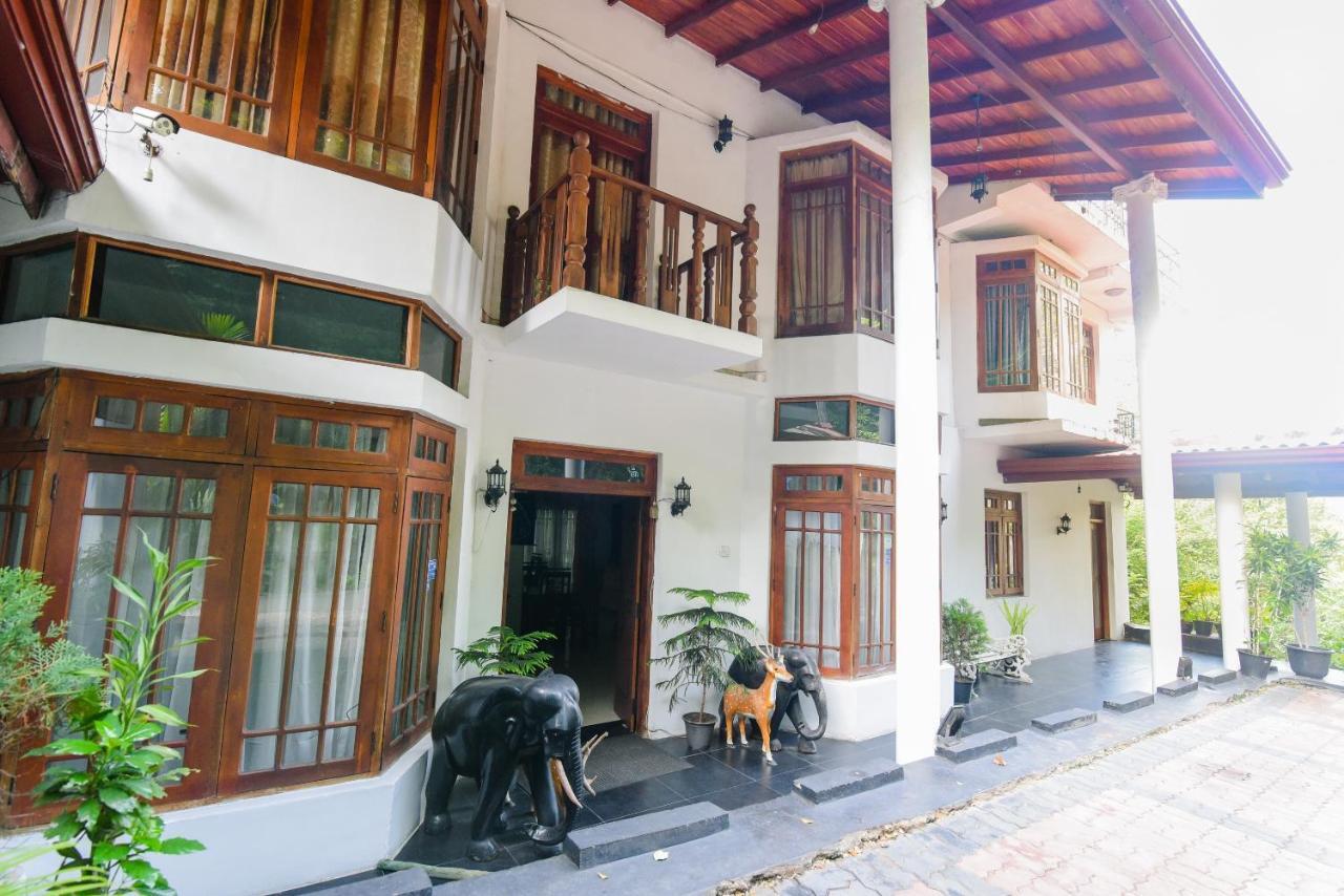 Oak Wood Inn Κάντι Εξωτερικό φωτογραφία